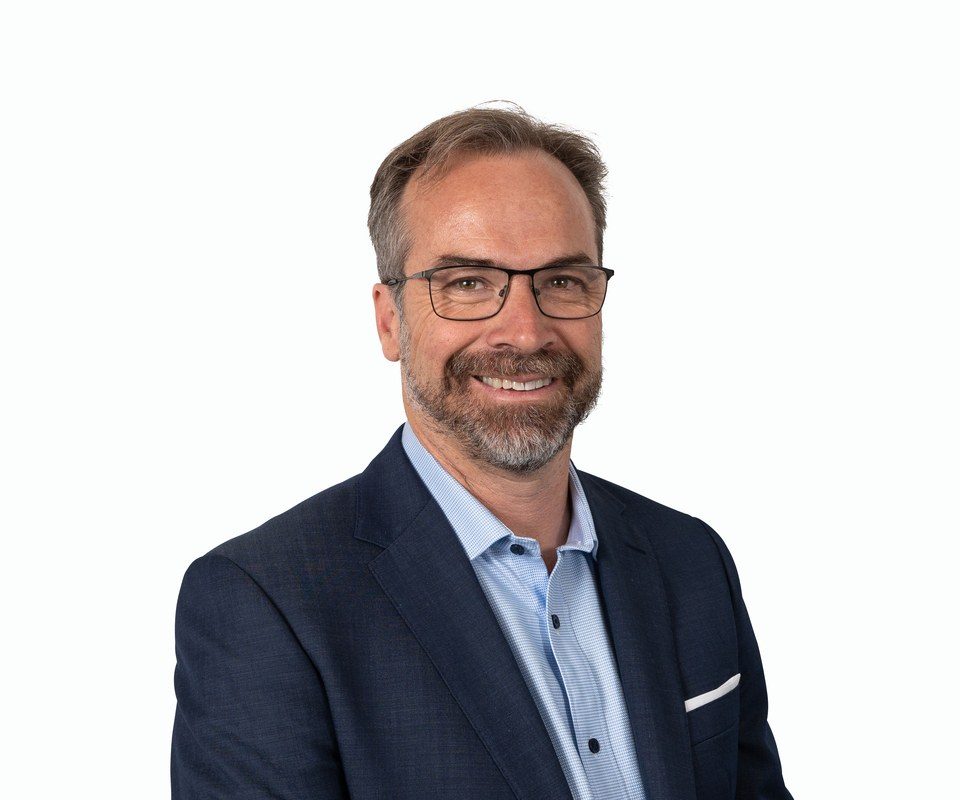 Dr Andrew Kaines, specialist ophthalmologist and medical retina specialist at Eastwood Eye Surgery