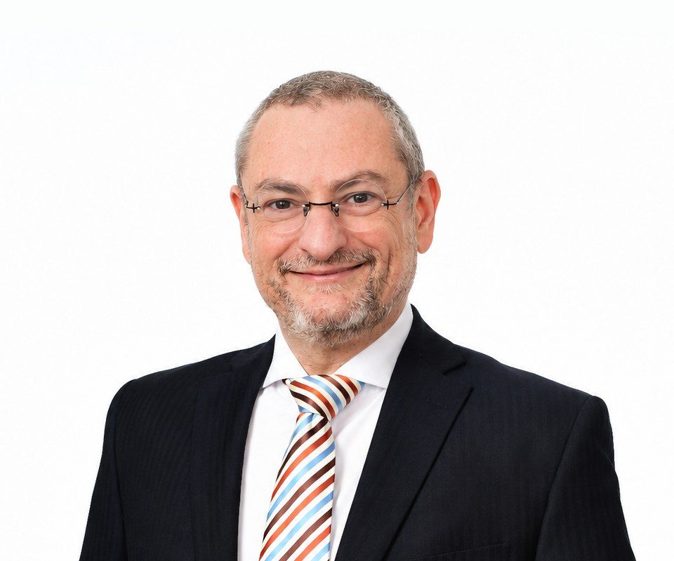 Dr Dov Hersh, specialist ophthalmologist in medical retina at Eastwood Eye Surgery