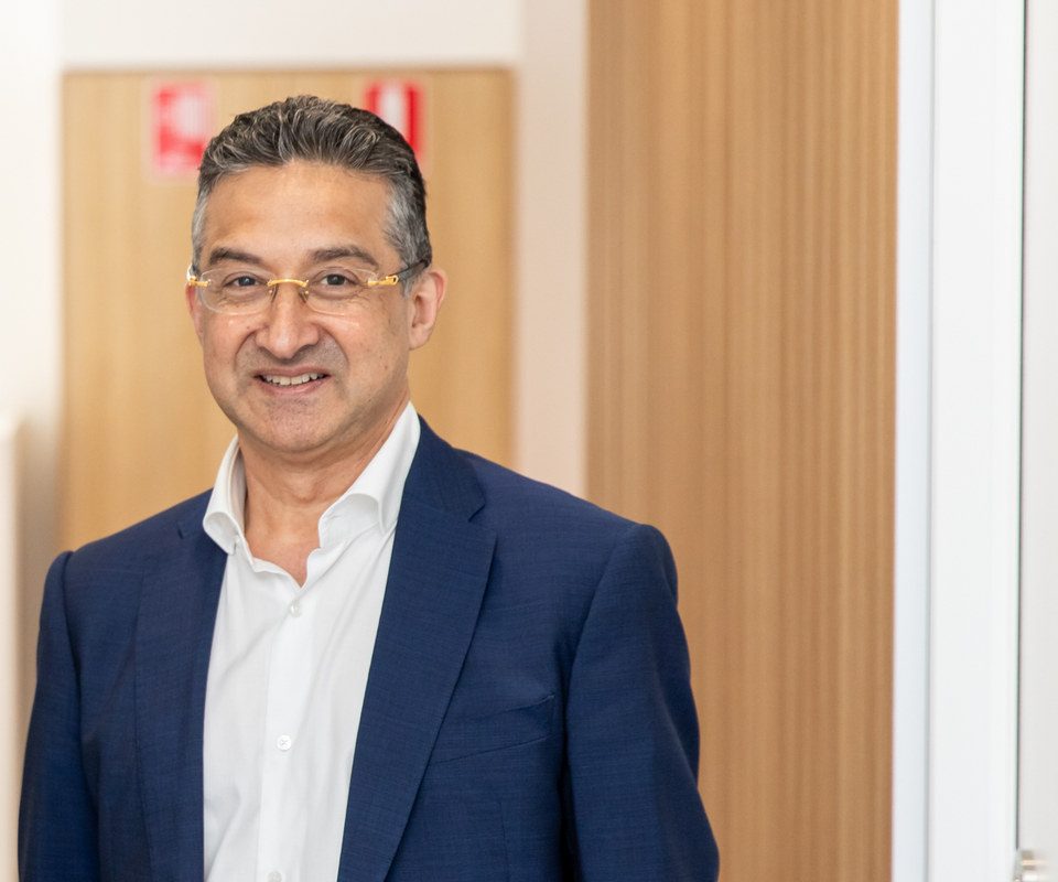 Dr Gagan Khannah, specialist ophthalmologist and cataract surgeon at Eastwood Eye Surgery